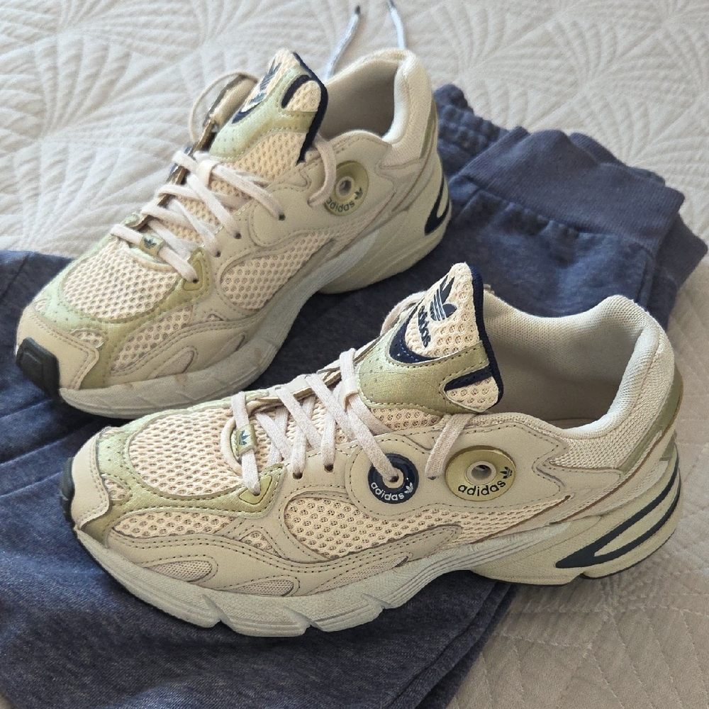 Adidas Women's Beige and Navy Sneakers
